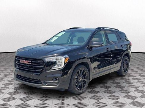 Used 2023 GMC Terrain SLT w/ Tech Package FWD image 3