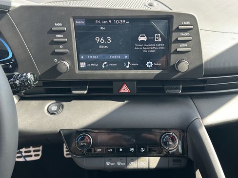 New 2026 Hyundai Elantra Sport FWD image 17