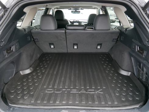 Used 2023 Subaru Outback Limited image 17