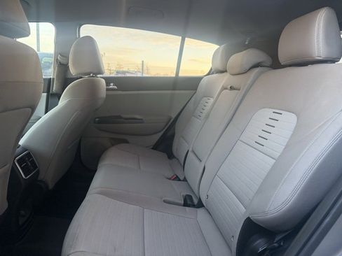 Used 2021 Kia Sportage LX w/ LX Fwd Popular Package image 18