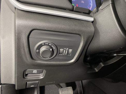 New 2025 Jeep Grand Cherokee Altitude image 23