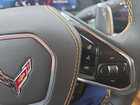 Used 2022 Chevrolet Corvette Stingray Premium Conv w/ Z51 Performance Package image 15