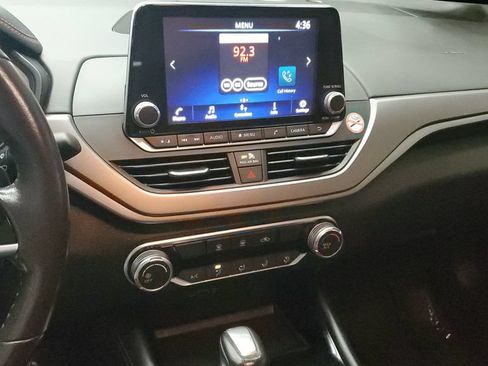 Used 2024 Nissan Altima 2.5 SR FWD image 24