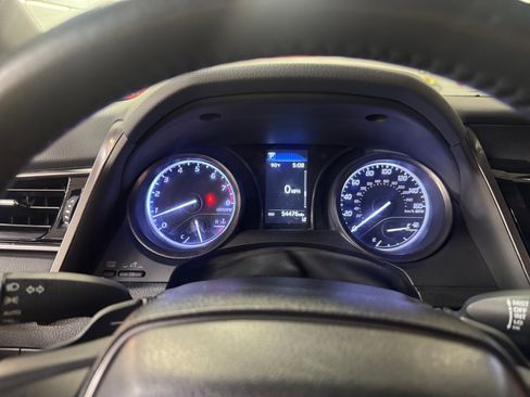 Used 2022 Toyota Camry SE image 10