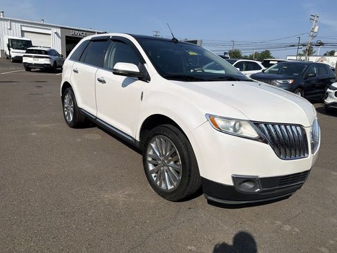 Used 2014 Lincoln MKX AWD w/ Equipment Group 102A image 7