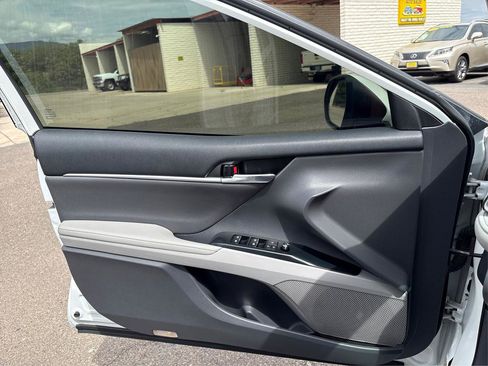 Used 2020 Toyota Camry XLE w/ Driver Assist Package FWD image 22