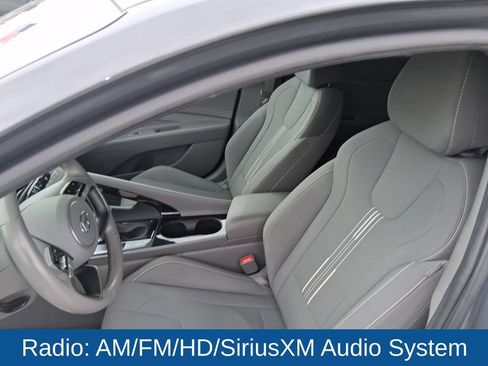 Used 2023 Hyundai Elantra SEL w/ Convenience Package FWD image 9
