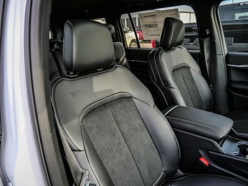 New 2026 Jeep Grand Cherokee L 4WD image 13