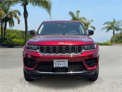 Used 2023 Jeep Grand Cherokee Laredo