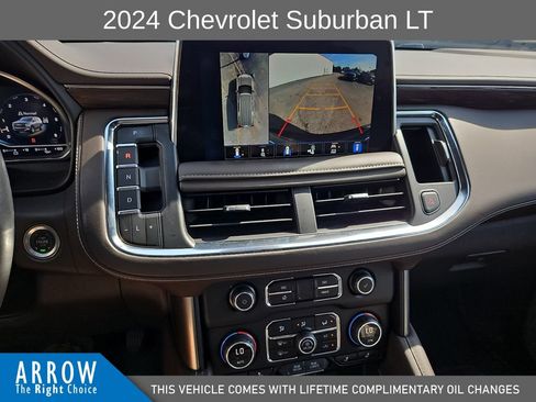 Used 2024 Chevrolet Suburban LT w/ Luxury Package AWD/4WD image 24