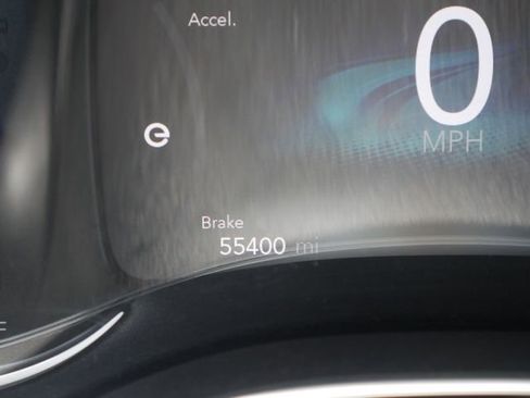 Used 2022 Chrysler Pacifica Limited w/ Uconnect Theater Family Group FWD image 18