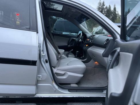 Used 2010 Toyota RAV4 Limited AWD/4WD image 25
