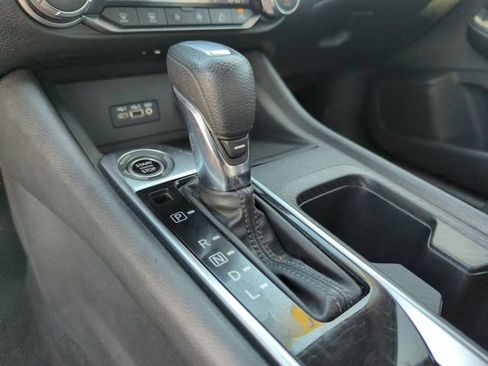 Certified 2021 Nissan Sentra SV FWD image 34