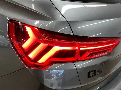 Certified 2025 Audi Q3 2.0T Premium Plus w/ Premium Plus Package image 32