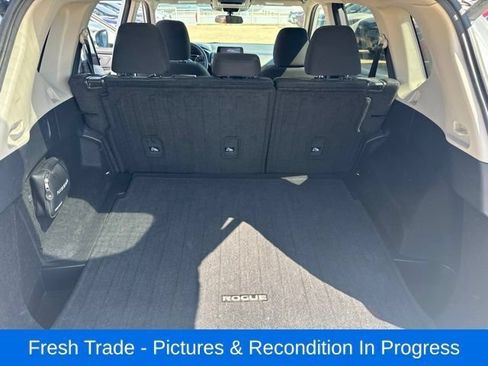 Used 2024 Nissan Rogue SV AWD/4WD image 19