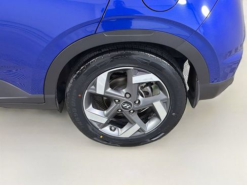 Used 2023 Hyundai Venue SEL FWD image 32