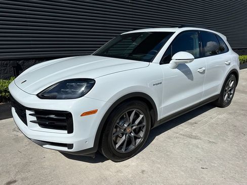 Used 2026 Porsche Cayenne E-Hybrid AWD/4WD image 7