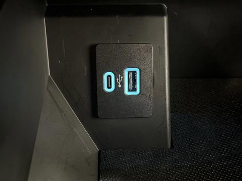 Used 2024 Ford F150 Lariat image 25