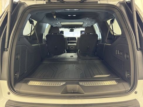 New 2026 Chevrolet Suburban Premier image 26