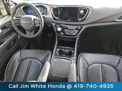 Used 2022 Chrysler Pacifica Limited w/ S Appearance Package image 23