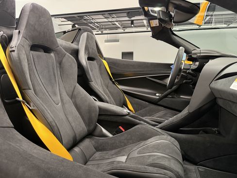 New 2027 McLaren 750S Spider RWD image 24
