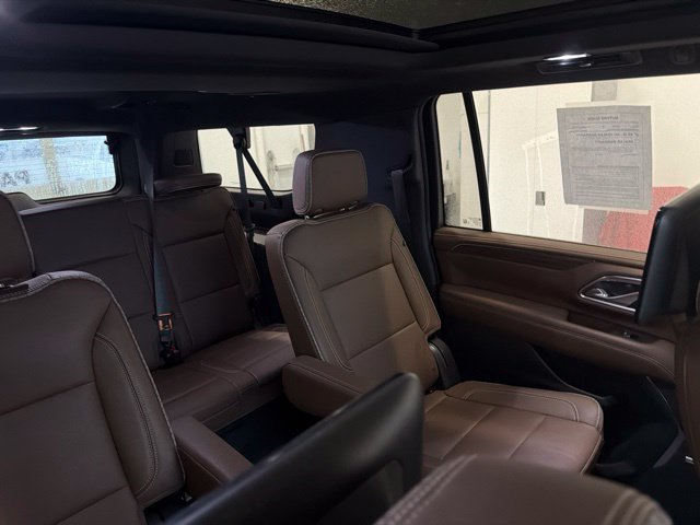 Used 2023 Chevrolet Suburban High Country w/ Advanced Technology Package AWD/4WD image 51