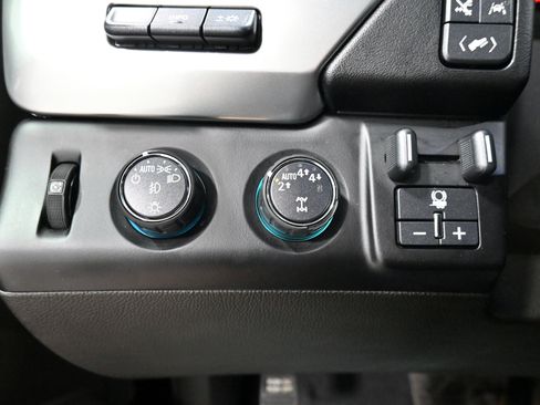Used 2019 Chevrolet Tahoe Premier w/ Premier Plus Edition AWD/4WD image 9