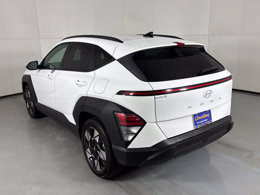 Used 2025 Hyundai Kona SEL FWD image 6