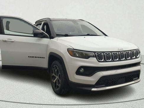 Used 2024 Jeep Compass Limited AWD/4WD image 8