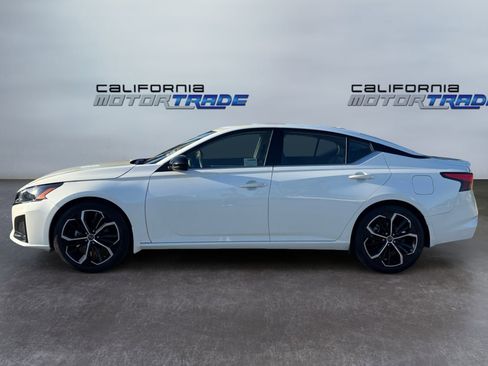 Used 2023 Nissan Altima 2.5 SR image 8