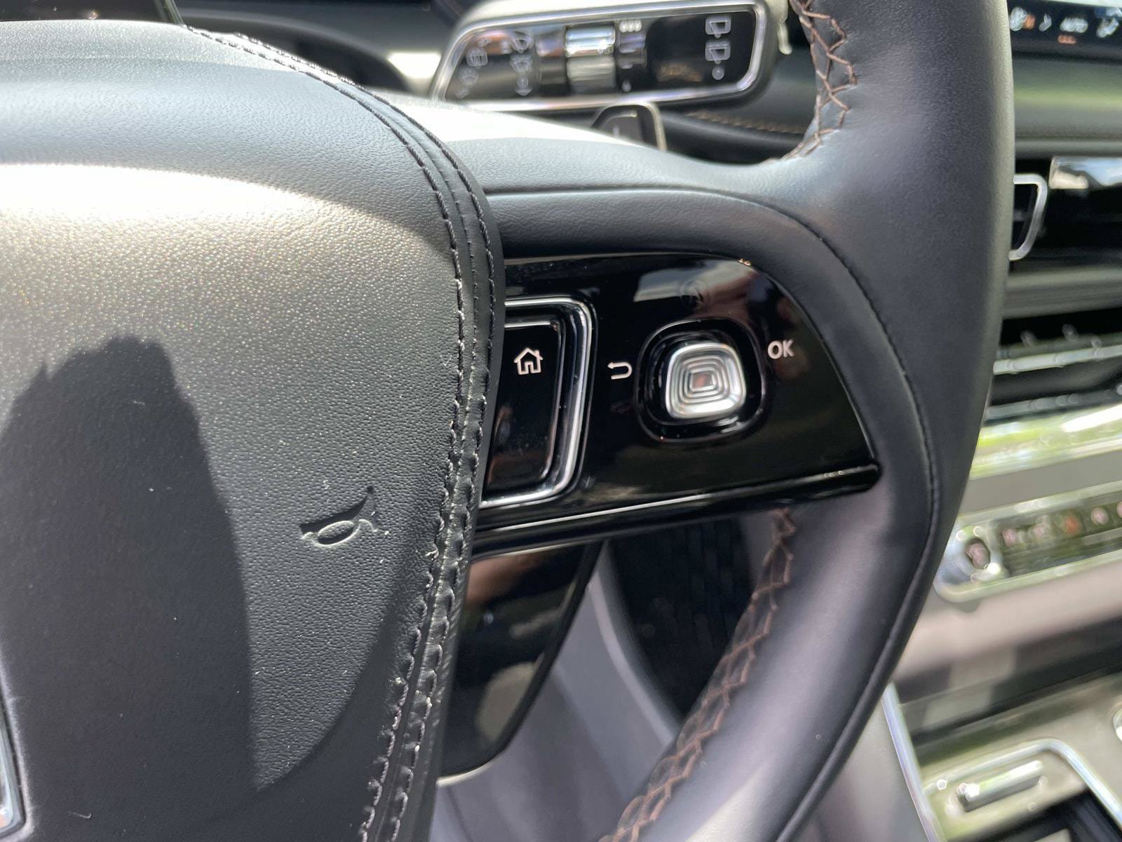 Certified 2026 Lincoln Aviator AWD image 29