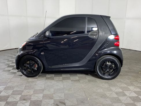 Used 2015 smart fortwo passion image 2