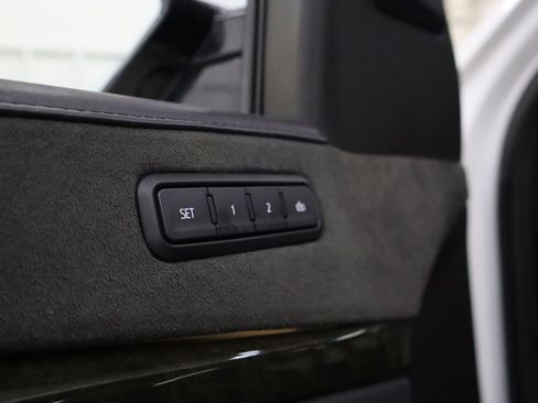 Used 2020 Cadillac Escalade Platinum image 15