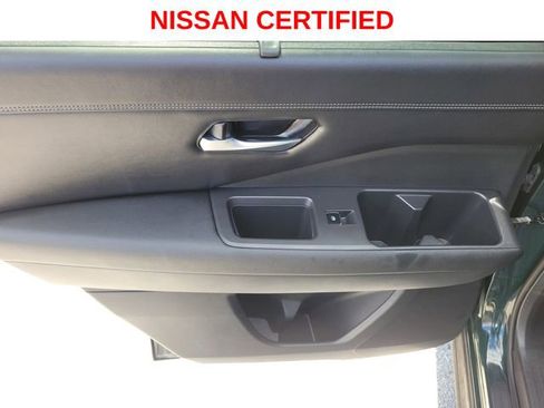 Certified 2022 Nissan Pathfinder Platinum w/ Cargo Package AWD/4WD image 12