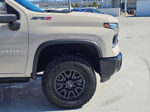 Used 2026 Chevrolet Silverado 2500 ZR2 AWD/4WD image 9