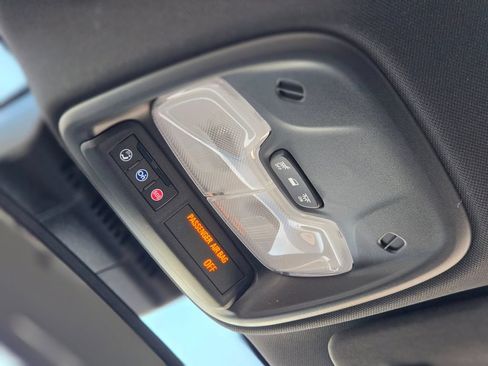 Used 2025 Chevrolet Colorado ZR2 AWD/4WD image 36