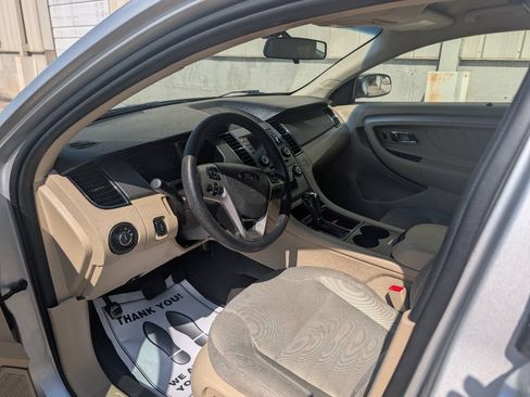 Used 2019 Ford Taurus SE FWD image 3