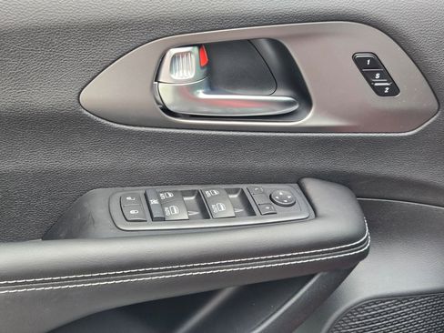New 2027 Chrysler Pacifica Select FWD image 20