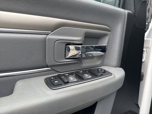 Used 2019 RAM 1500 Classic SLT AWD/4WD image 26