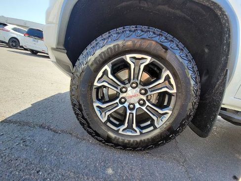 Used 2024 GMC Canyon AT4 w/ AT4 Premium Package AWD/4WD image 32