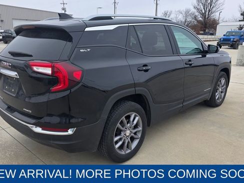 Used 2024 GMC Terrain SLT image 5