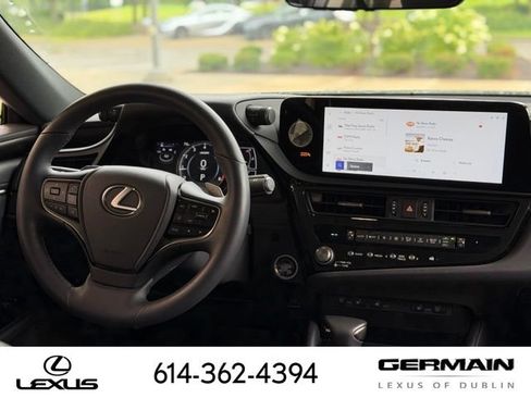 Used 2025 Lexus ES 350 w/ Premium Package FWD image 2