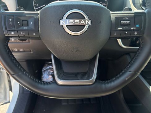Used 2025 Nissan Rogue SV AWD/4WD image 29