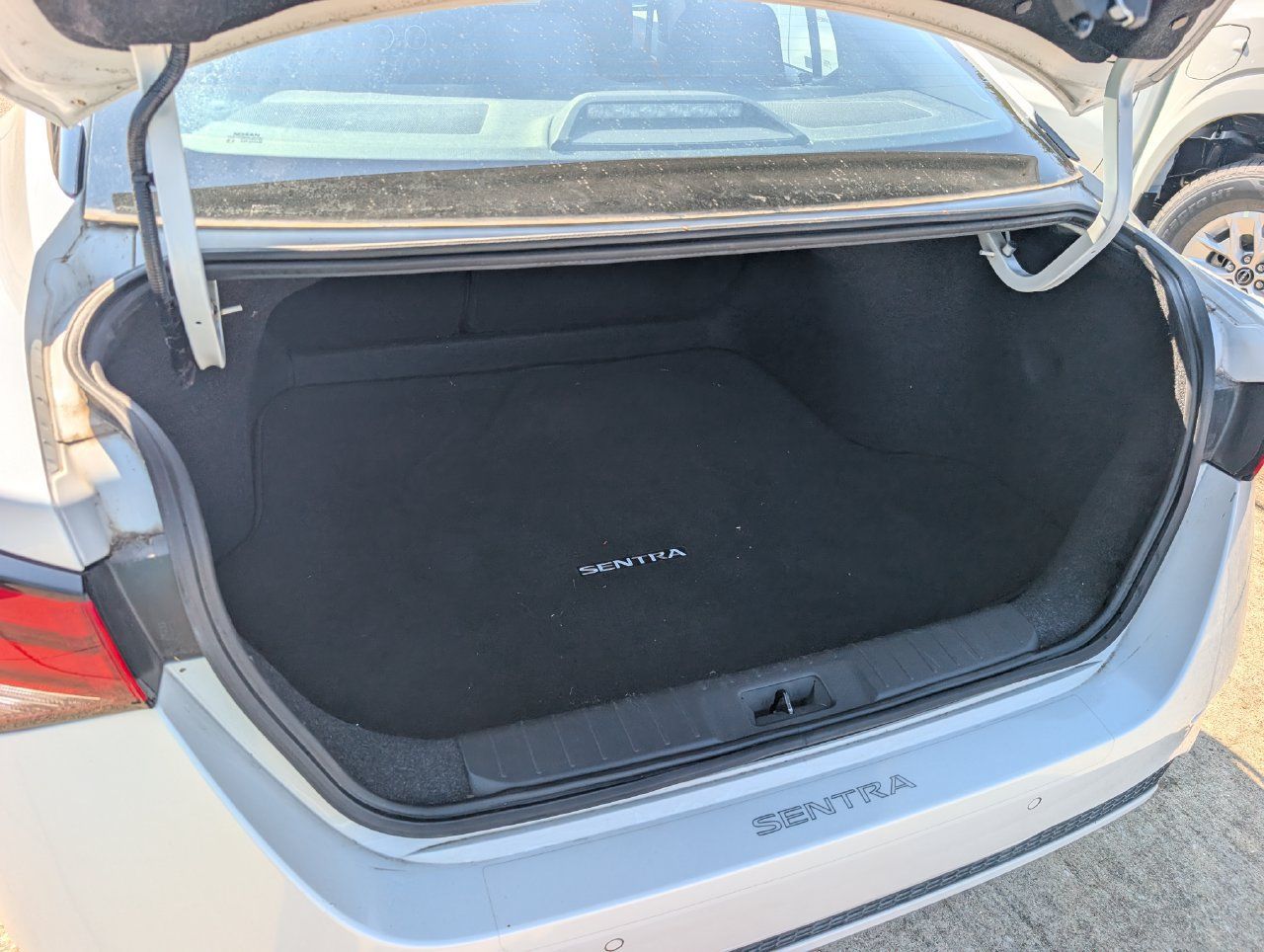 Used 2021 Nissan Sentra SV FWD image 27