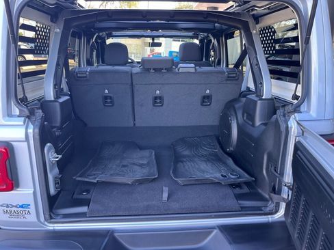 Used 2023 Jeep Wrangler Unlimited Rubicon 4xe w/ Steel Bumper Group image 28