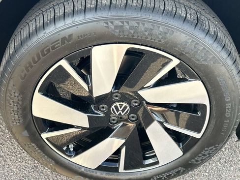 New 2026 Volkswagen Atlas Cross Sport SE FWD image 6
