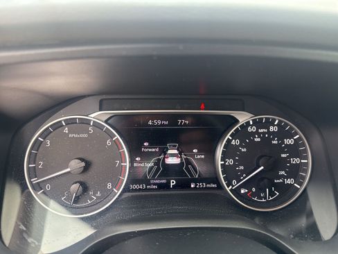 Used 2024 Nissan Rogue SV FWD image 12