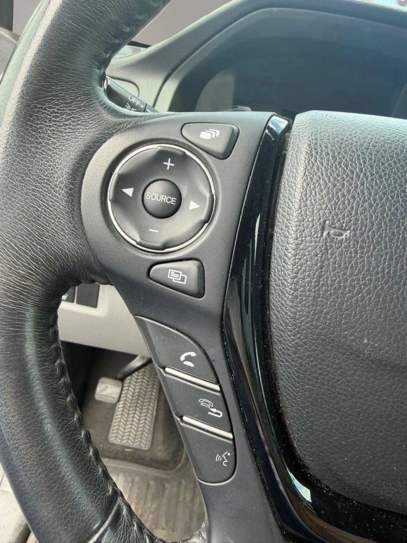 Used 2017 Honda Pilot Touring image 24
