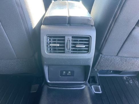 Used 2021 Nissan Rogue SV image 47