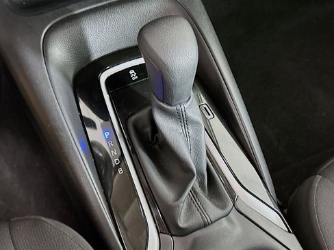 Used 2025 Toyota Corolla LE image 24